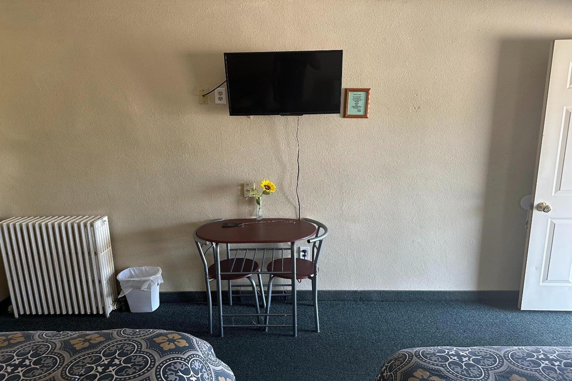 Love Hotels Murdo By Oyo On Interstate 90 Εξωτερικό φωτογραφία