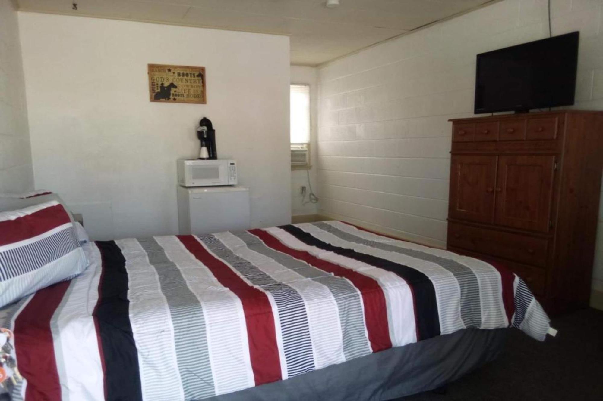 Love Hotels Murdo By Oyo On Interstate 90 Εξωτερικό φωτογραφία